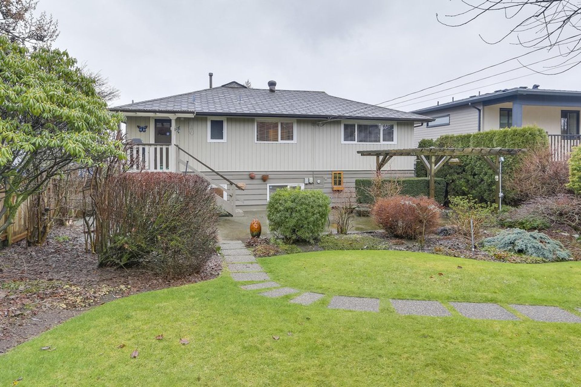 67328 at 916 Whitchurch Street, North Vancouver