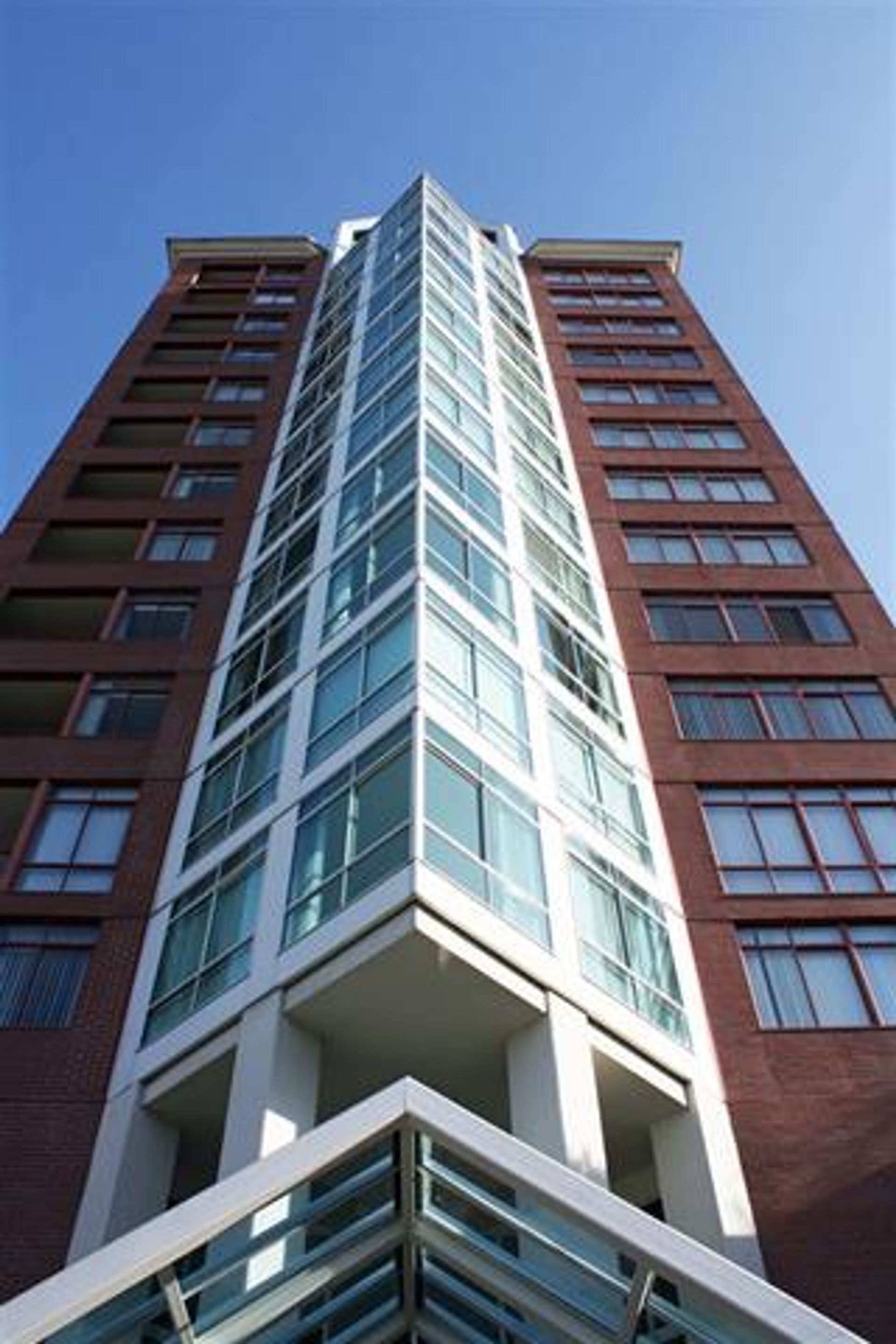 67413 at 1502 - 130 2nd Street E, North Vancouver