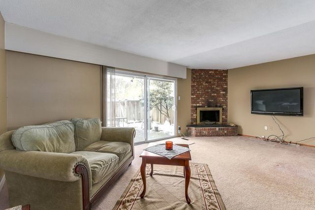 67565 at 2365 Mountain Highway, North Vancouver