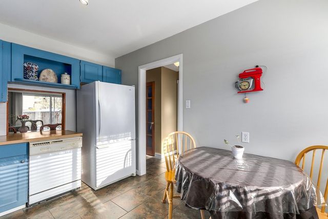 67589 at 2365 Mountain Highway, North Vancouver