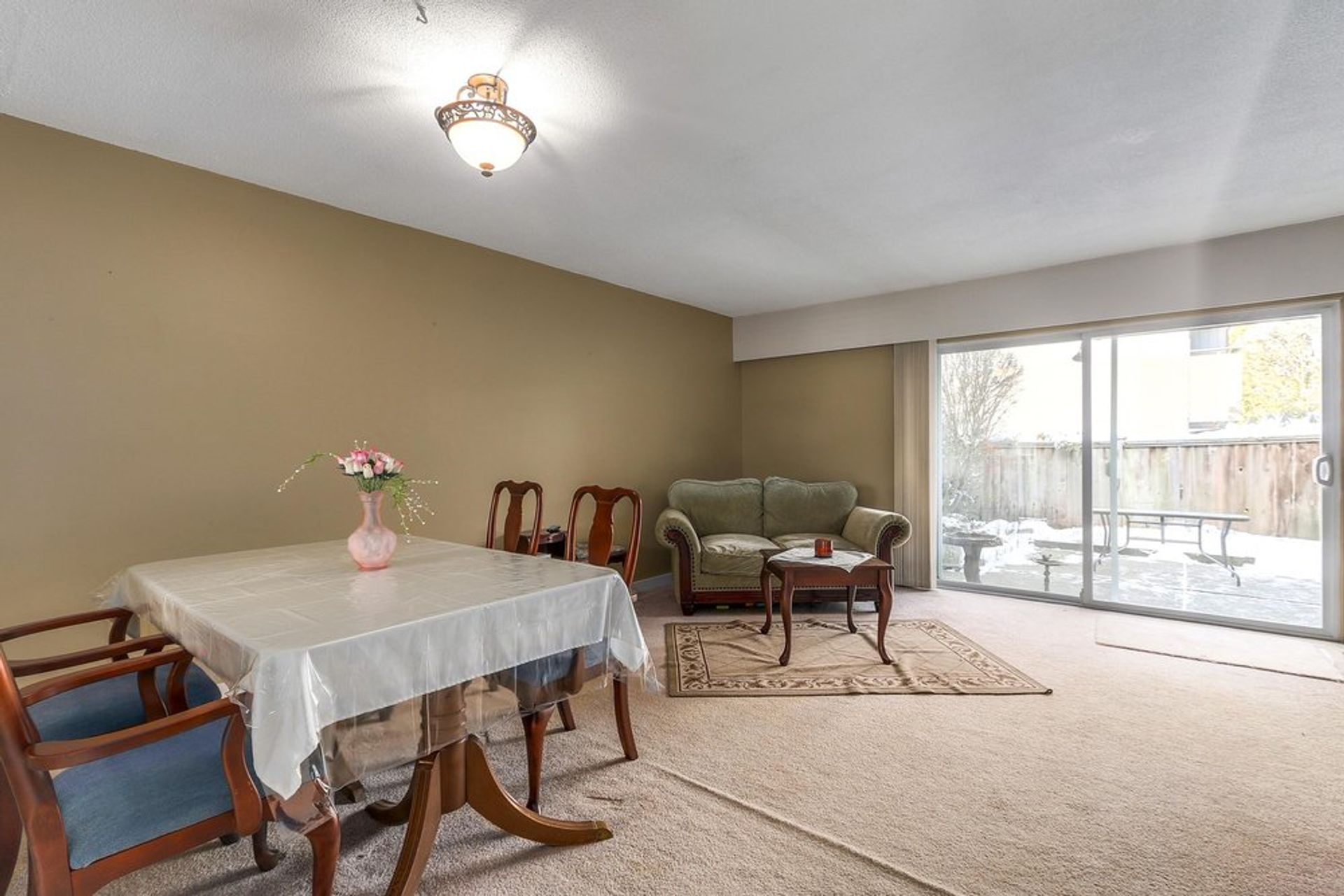 67562 at 2365 Mountain Highway, North Vancouver