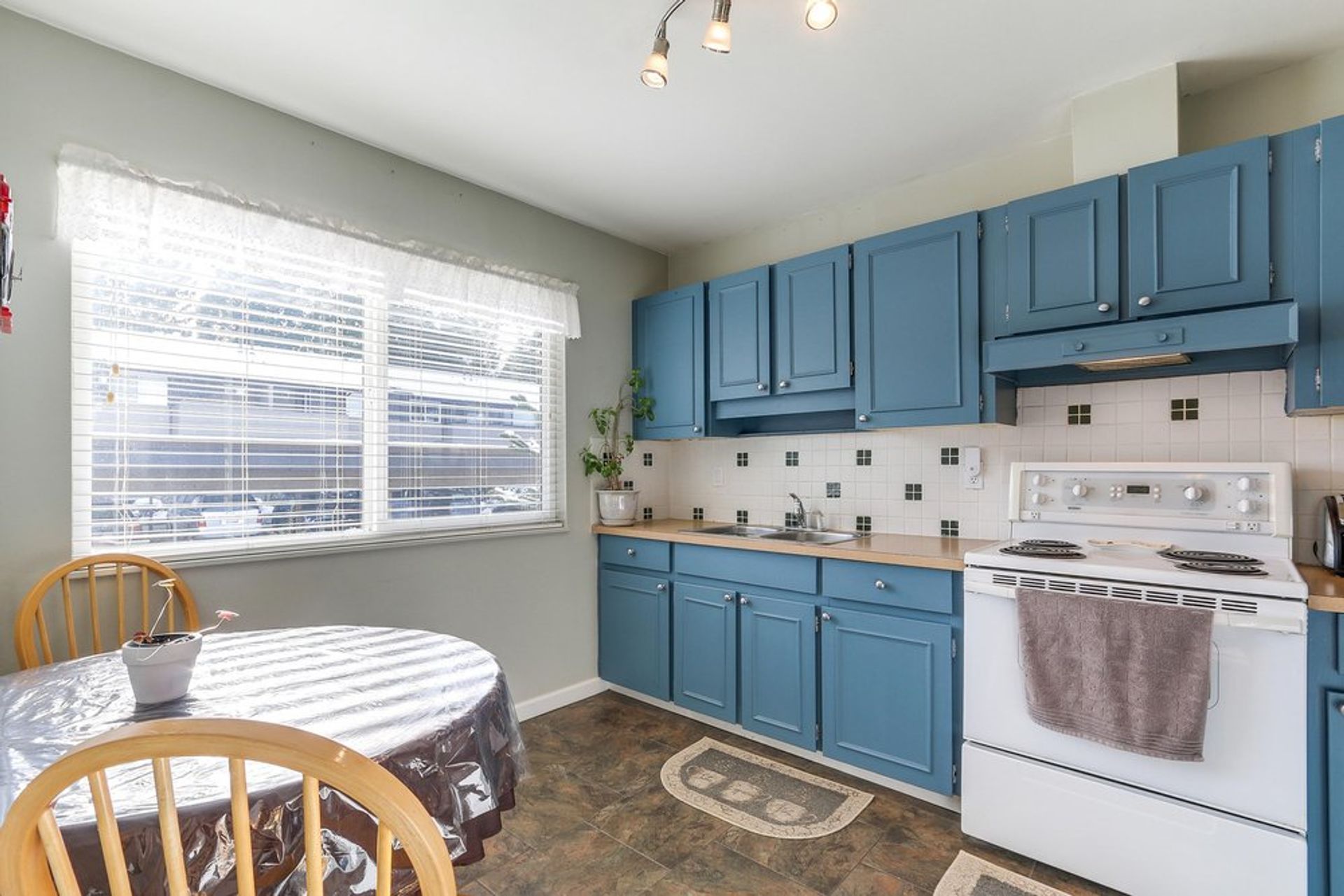 67583 at 2365 Mountain Highway, North Vancouver