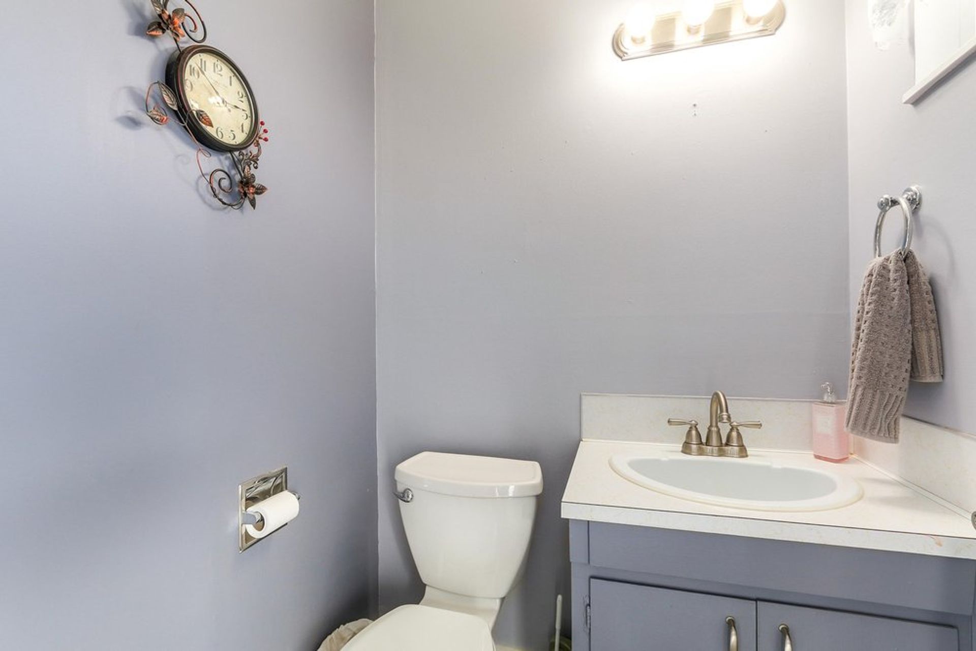 67592 at 2365 Mountain Highway, North Vancouver