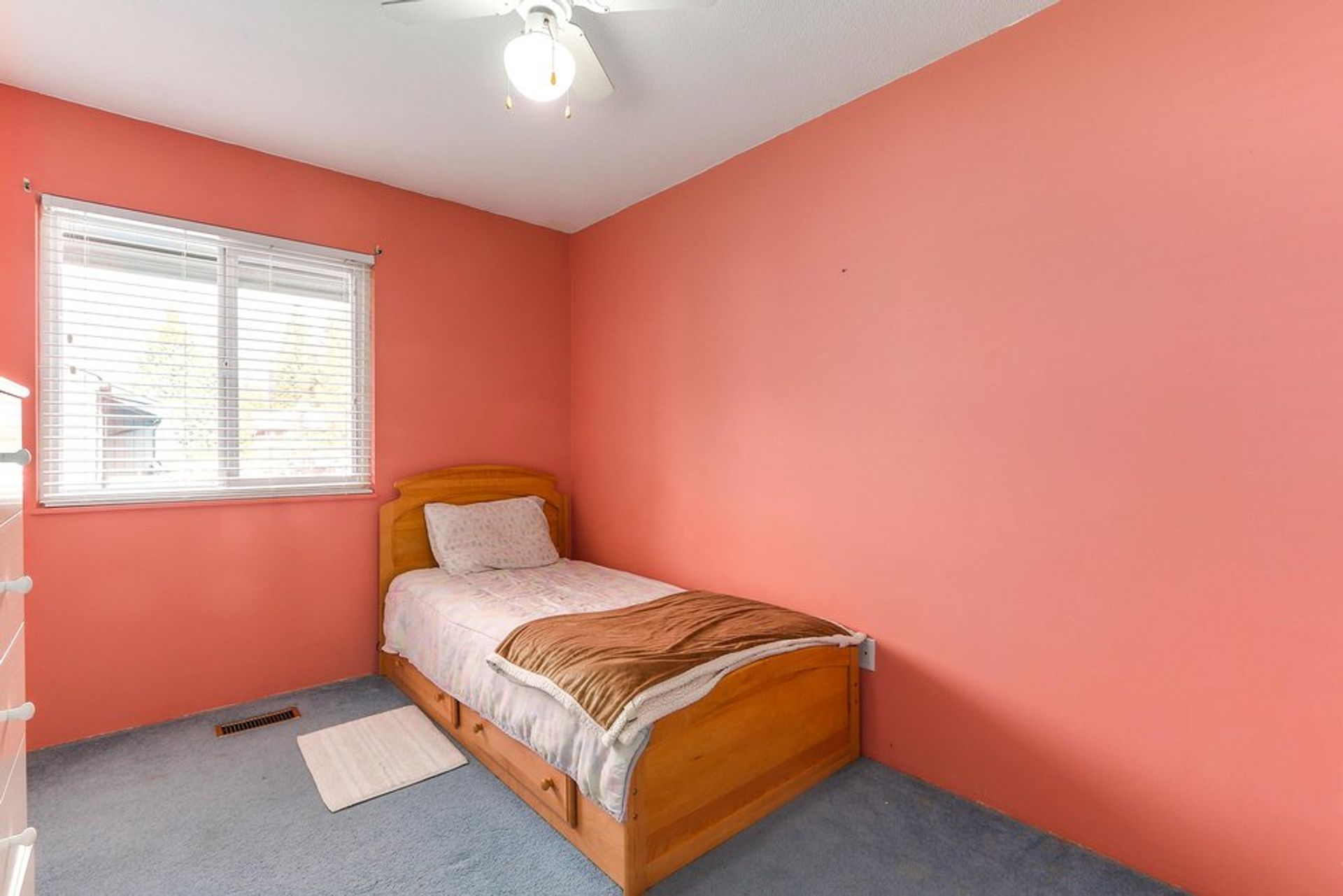 67598 at 2365 Mountain Highway, North Vancouver