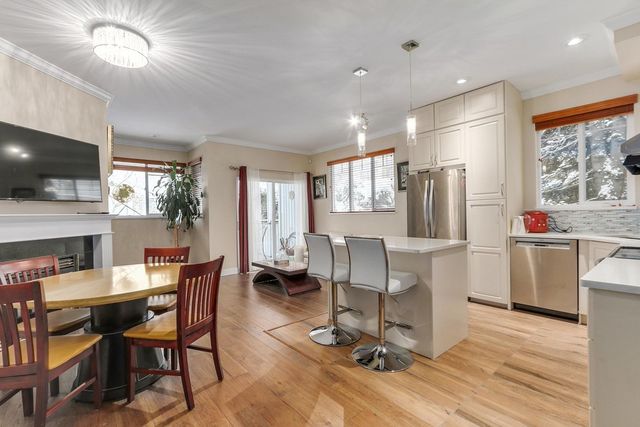 67650 at 3 - 1940 Chesterfield Avenue, North Vancouver