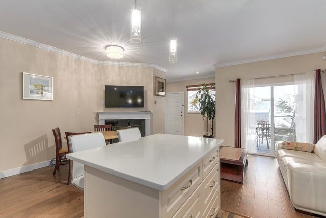 67674 at 3 - 1940 Chesterfield Avenue, North Vancouver