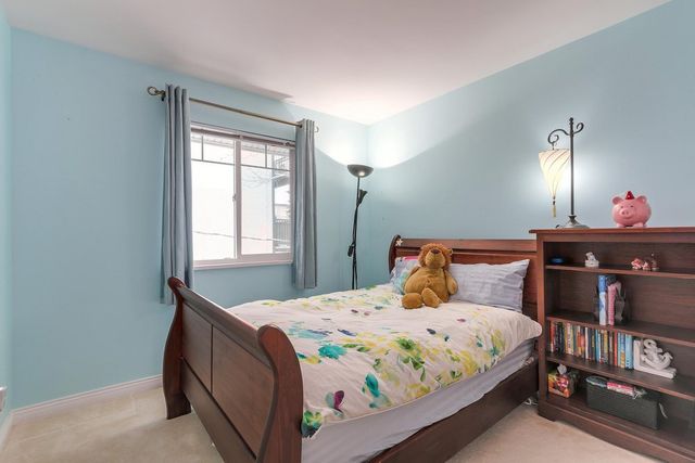 67695 at 3 - 1940 Chesterfield Avenue, North Vancouver