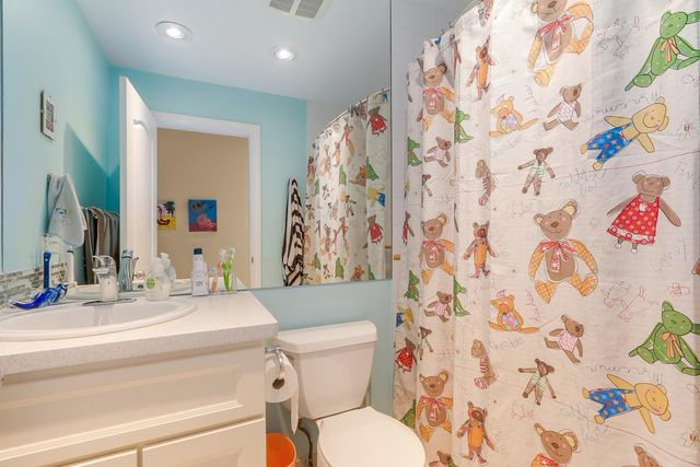 67701 at 3 - 1940 Chesterfield Avenue, North Vancouver