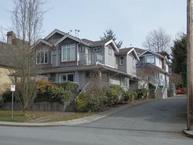 67730 at 3 - 1940 Chesterfield Avenue, North Vancouver