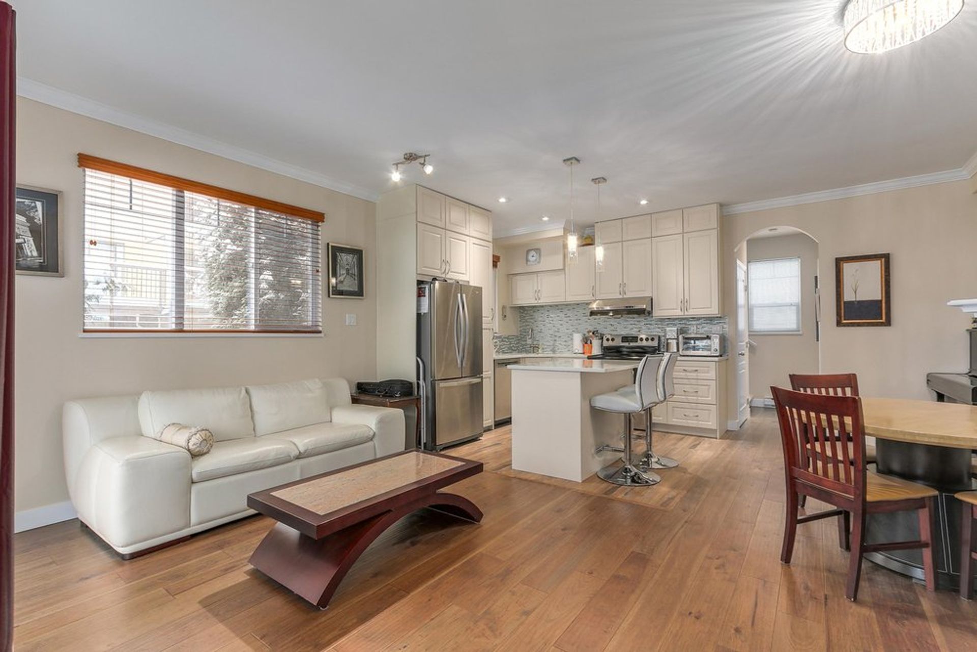 67662 at 3 - 1940 Chesterfield Avenue, North Vancouver