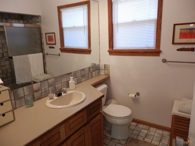 67770 at 2866 Woodbine Drive, North Vancouver