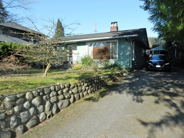 67785 at 2866 Woodbine Drive, North Vancouver