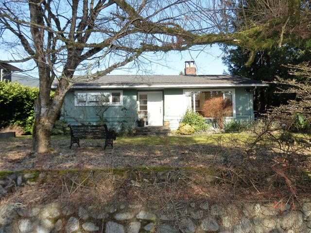 67794 at 2866 Woodbine Drive, North Vancouver