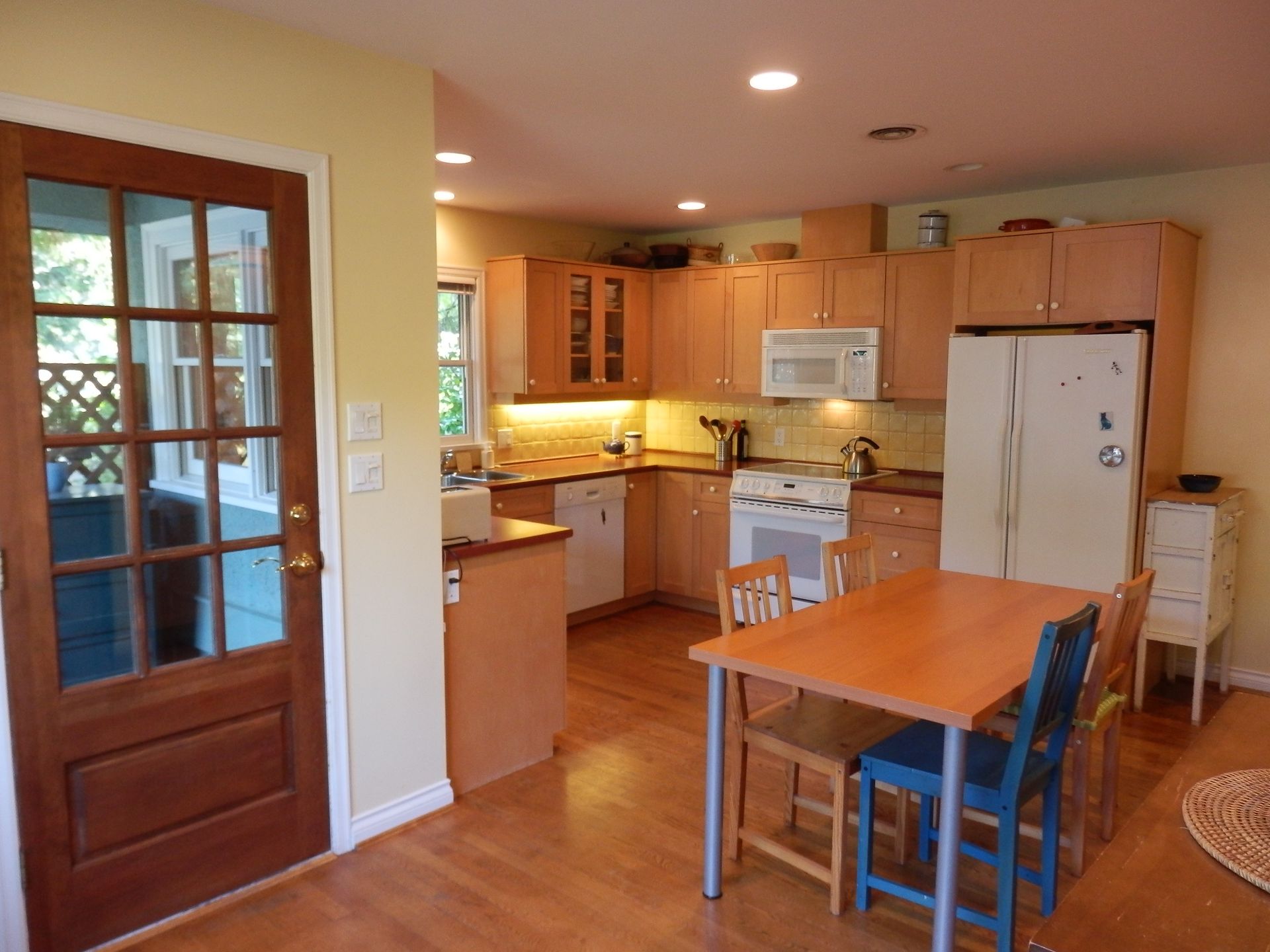 67752 at 2866 Woodbine Drive, North Vancouver