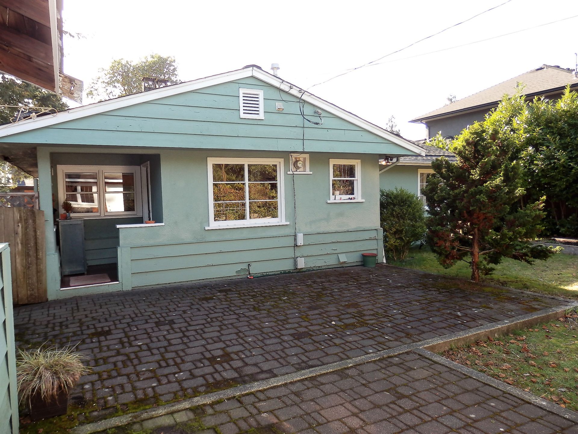 67773 at 2866 Woodbine Drive, North Vancouver