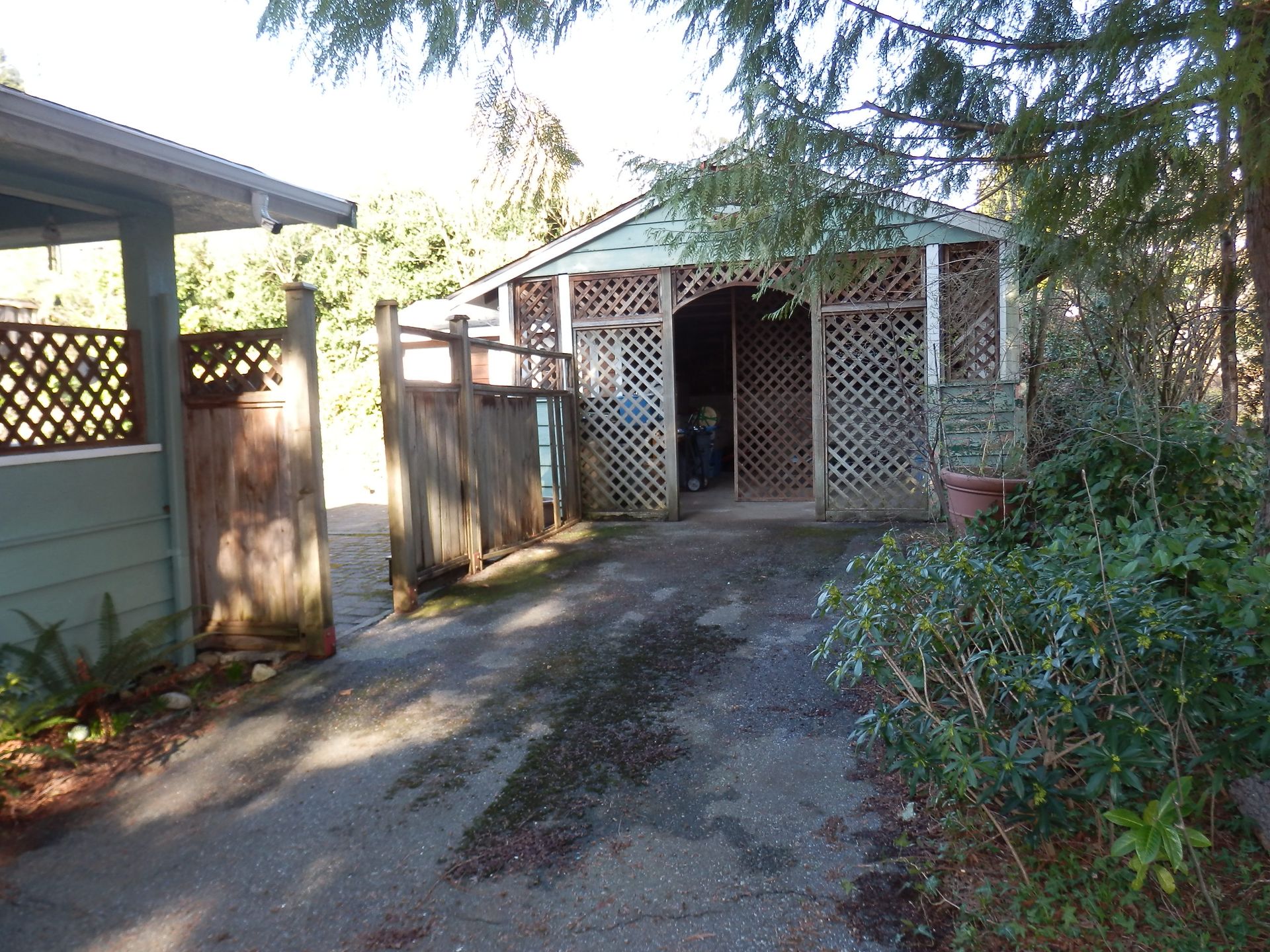 67779 at 2866 Woodbine Drive, North Vancouver