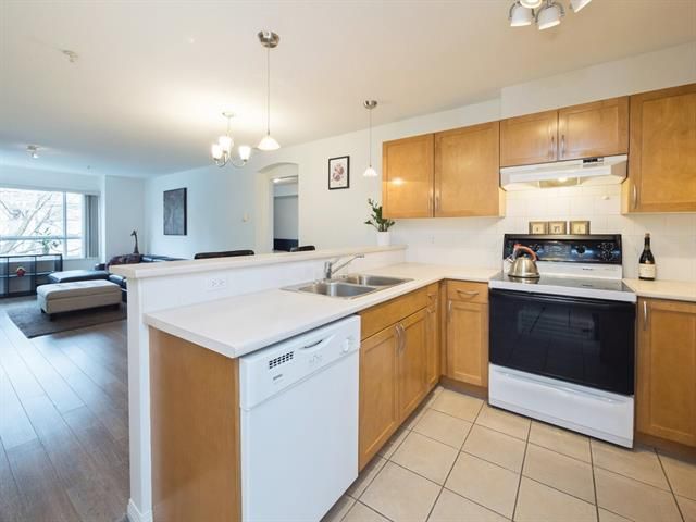 68057 at 318 - 365 1st Street E, North Vancouver