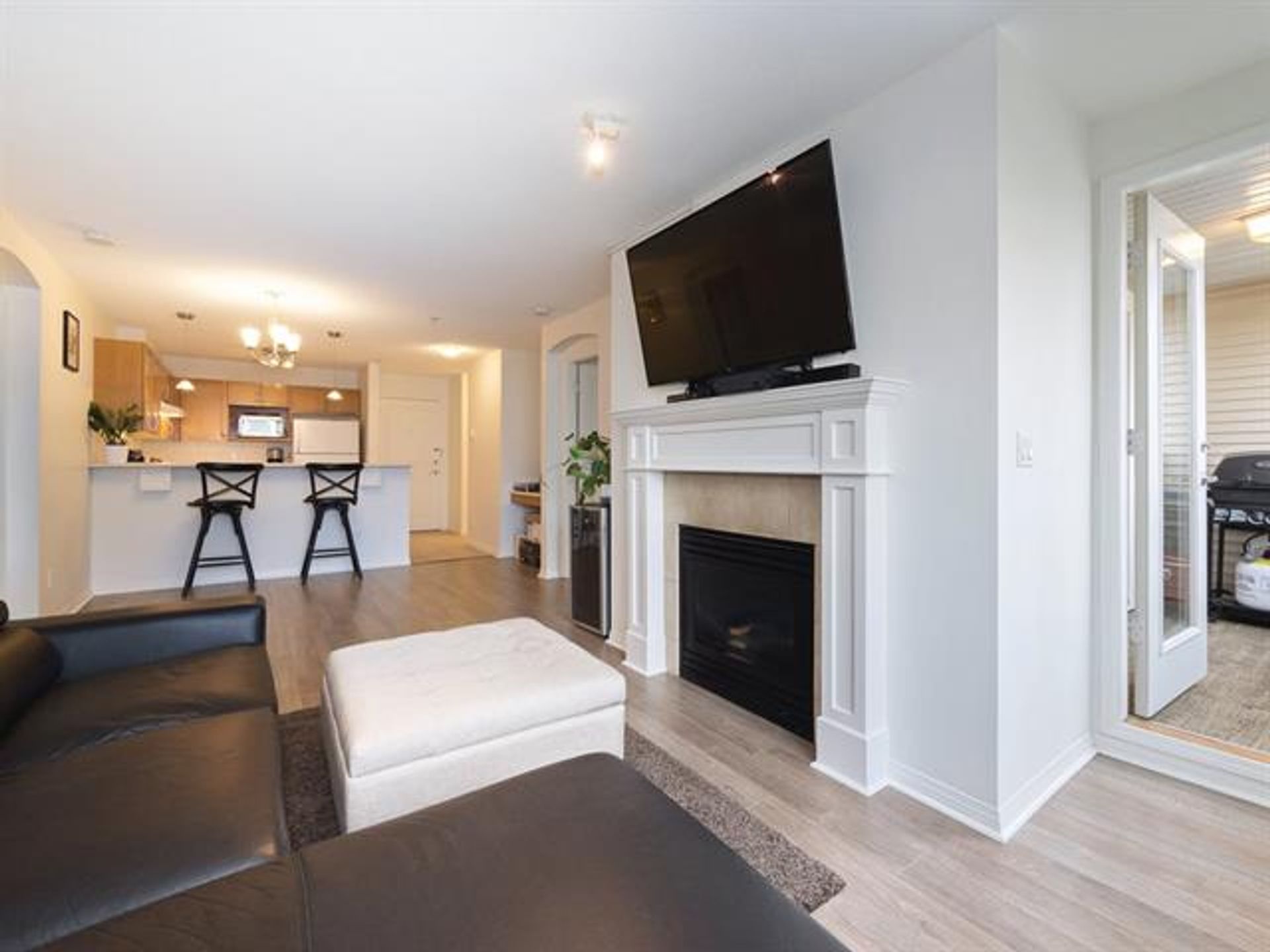 68039 at 318 - 365 1st Street E, North Vancouver