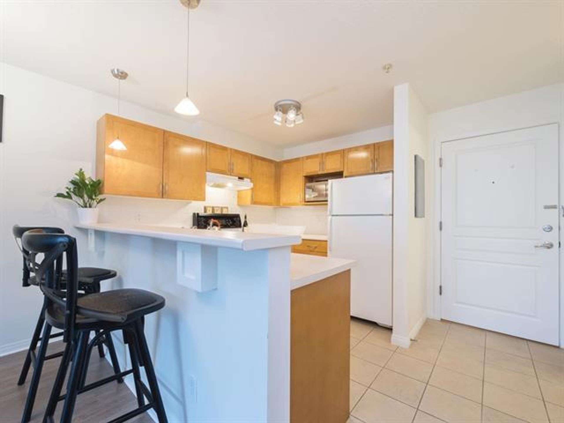 68052 at 318 - 365 1st Street E, North Vancouver