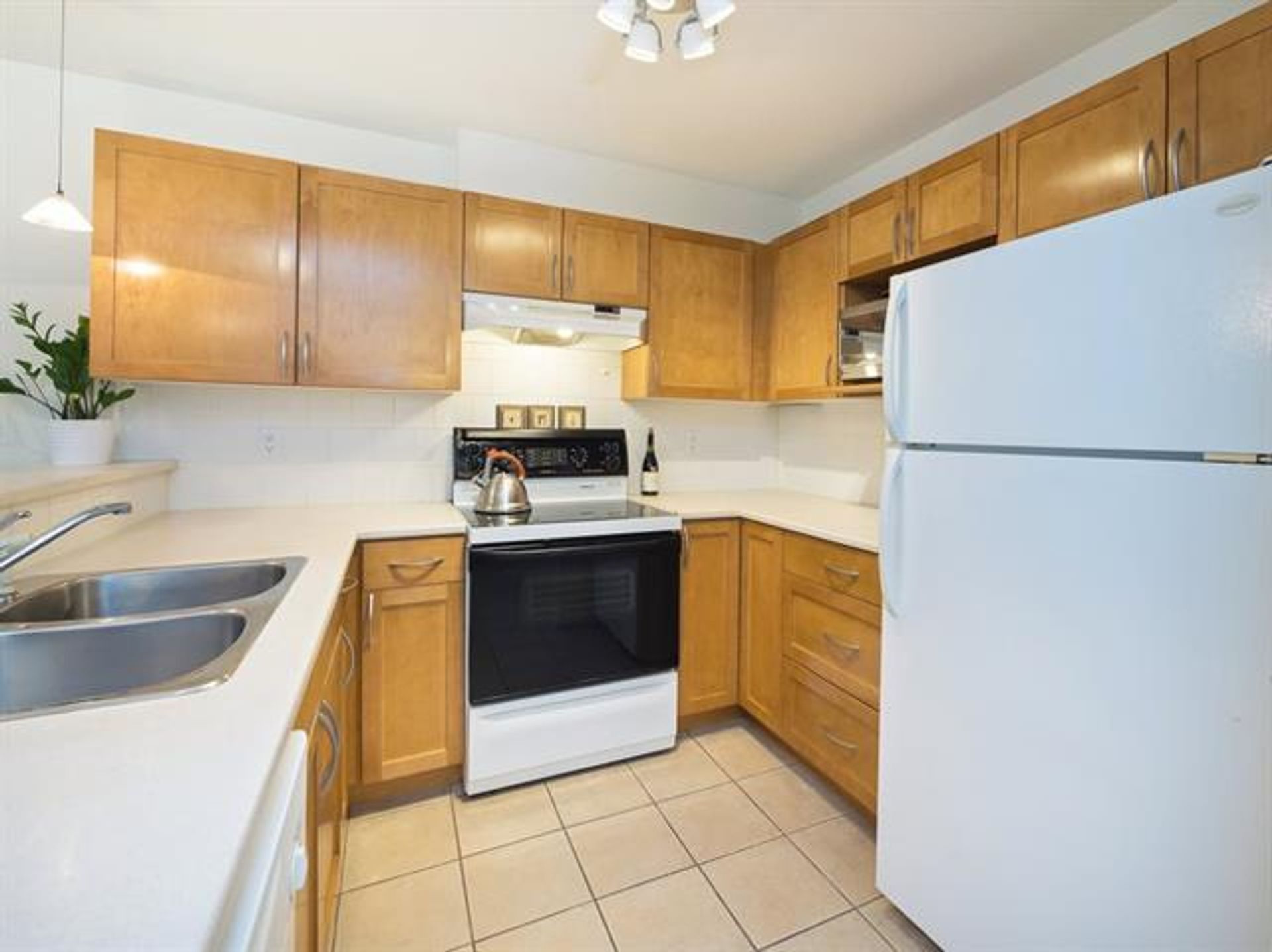 68054 at 318 - 365 1st Street E, North Vancouver