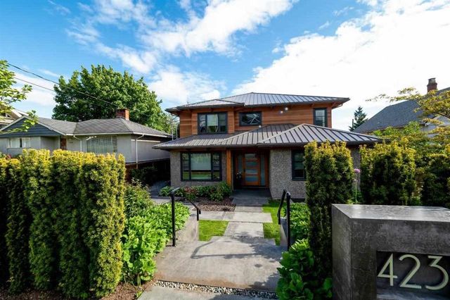 68930 at 423 14th Street E, North Vancouver