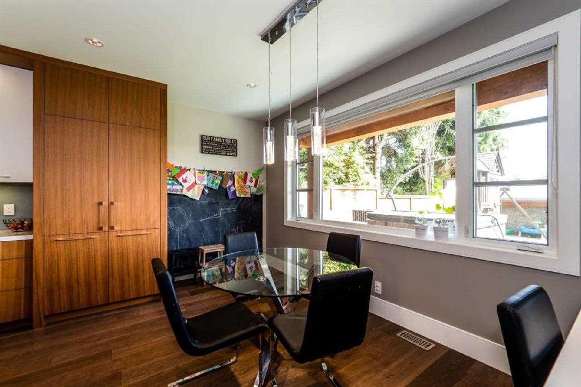 68960 at 423 14th Street E, North Vancouver