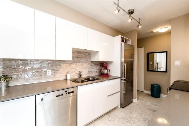 70104 at 306 - 141 18th Street E, North Vancouver