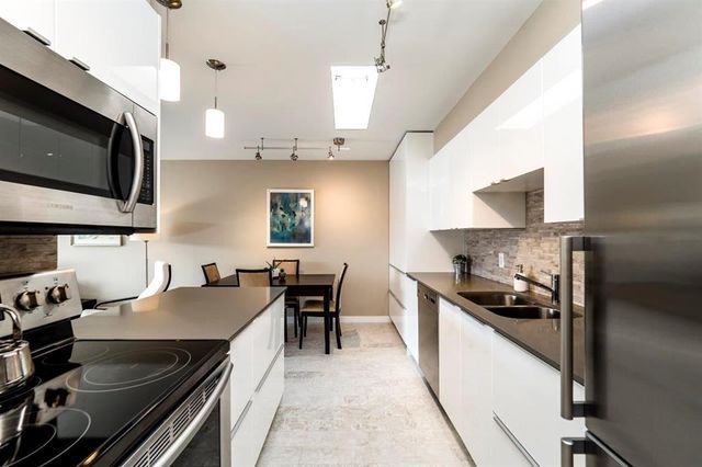 70107 at 306 - 141 18th Street E, North Vancouver