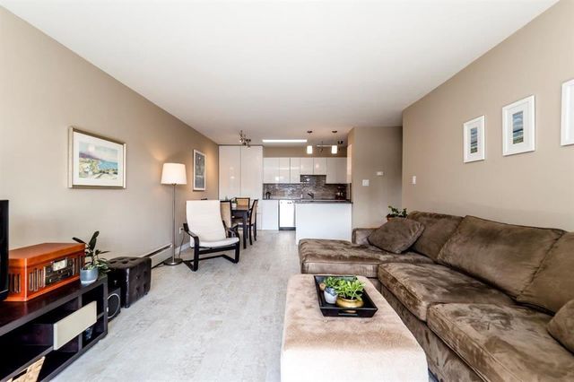 70119 at 306 - 141 18th Street E, North Vancouver