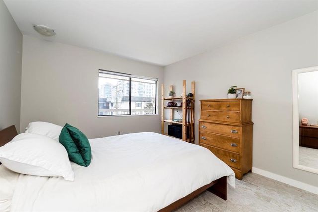 70128 at 306 - 141 18th Street E, North Vancouver