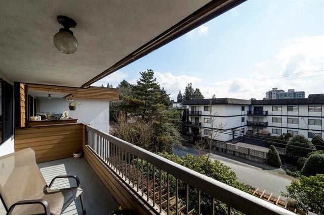 70143 at 306 - 141 18th Street E, North Vancouver