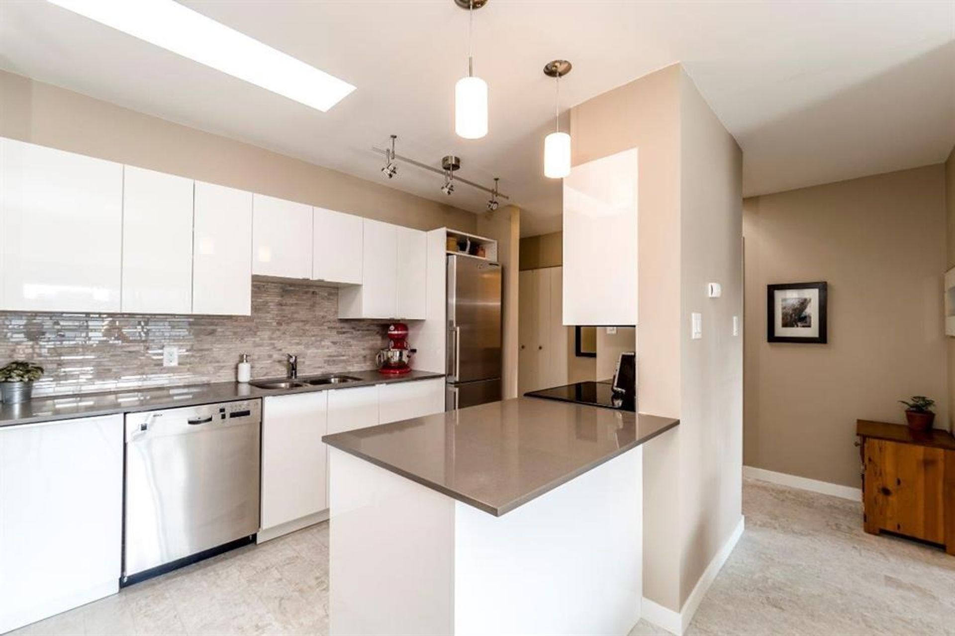 70101 at 306 - 141 18th Street E, North Vancouver