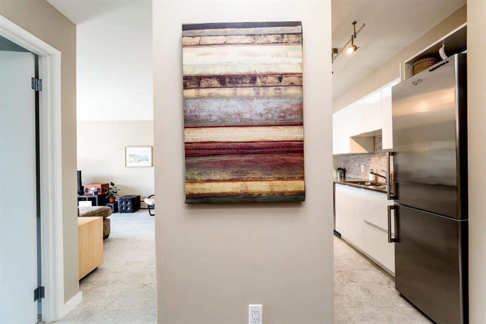 70149 at 306 - 141 18th Street E, North Vancouver