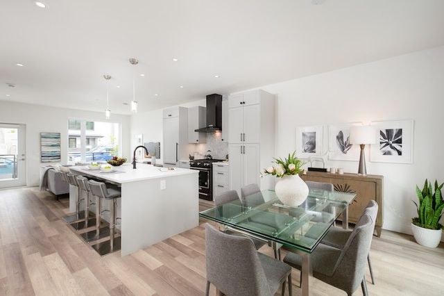 88210 at 116 - 515 2nd Street E, North Vancouver