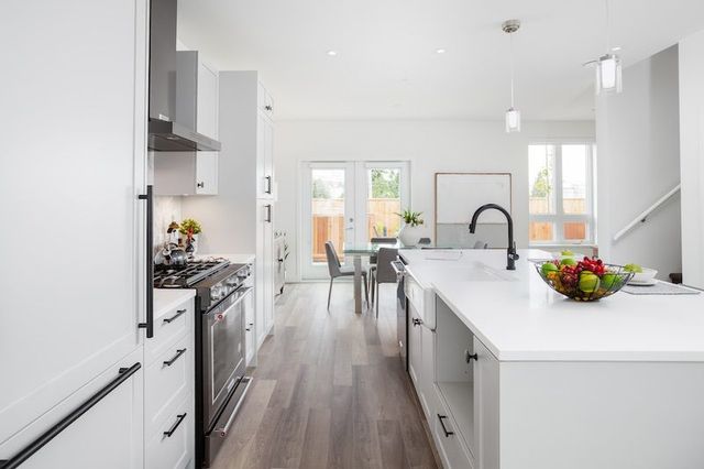 88222 at 116 - 515 2nd Street E, North Vancouver