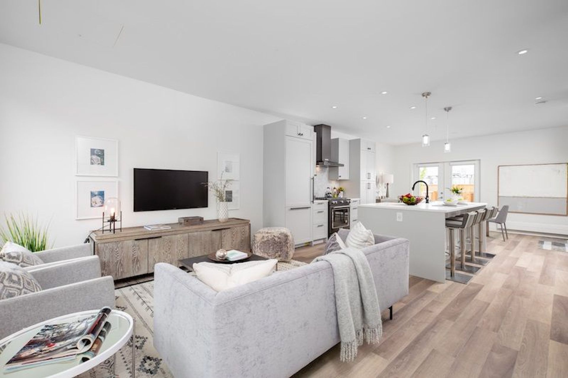 88190 at 116 - 515 2nd Street E, North Vancouver