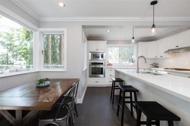 89726 at 4084 St. Marys Avenue, North Vancouver