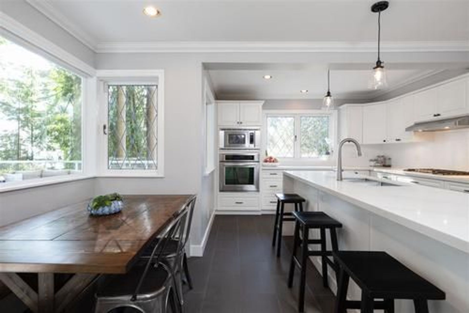 89726 at 4084 St. Marys Avenue, North Vancouver