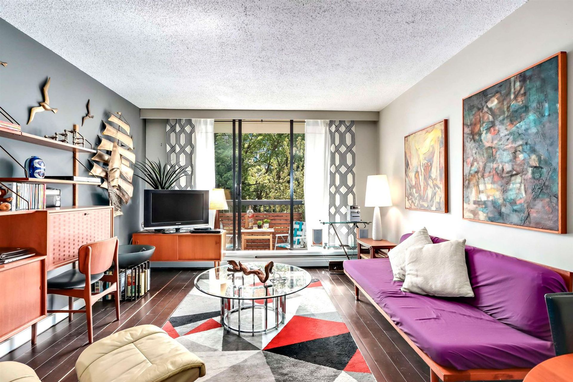 101 - 145 St. Georges Avenue, Lower Lonsdale, North Vancouver 2 by North Shore Real Estate Team 101 - 145 St. Georges Avenue, Lower Lonsdale, North Vancouver 2