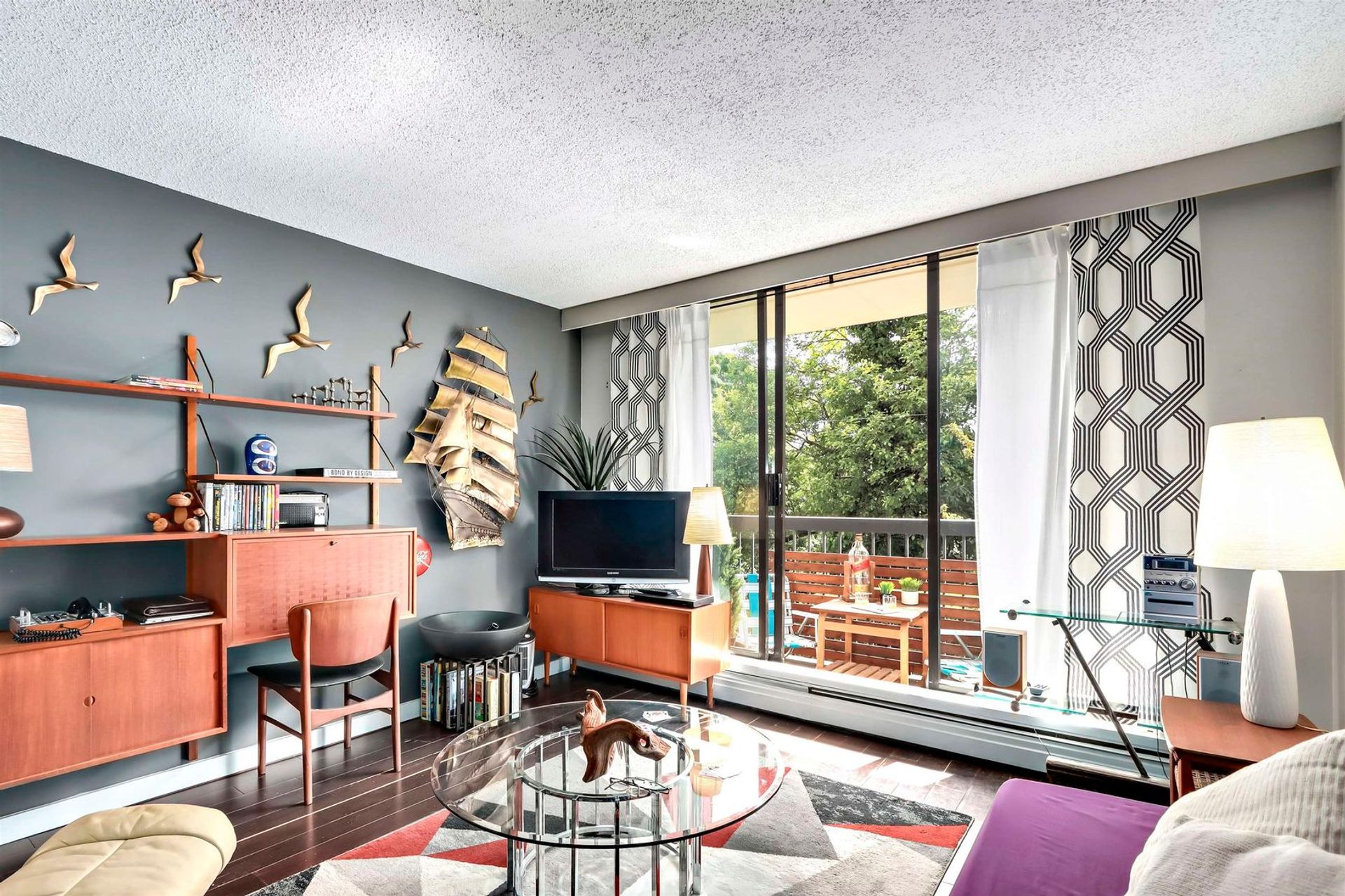 145-st-georges-avenue-lower-lons at 101 - 145 St. Georges Avenue, Lower Lonsdale, North Vancouver