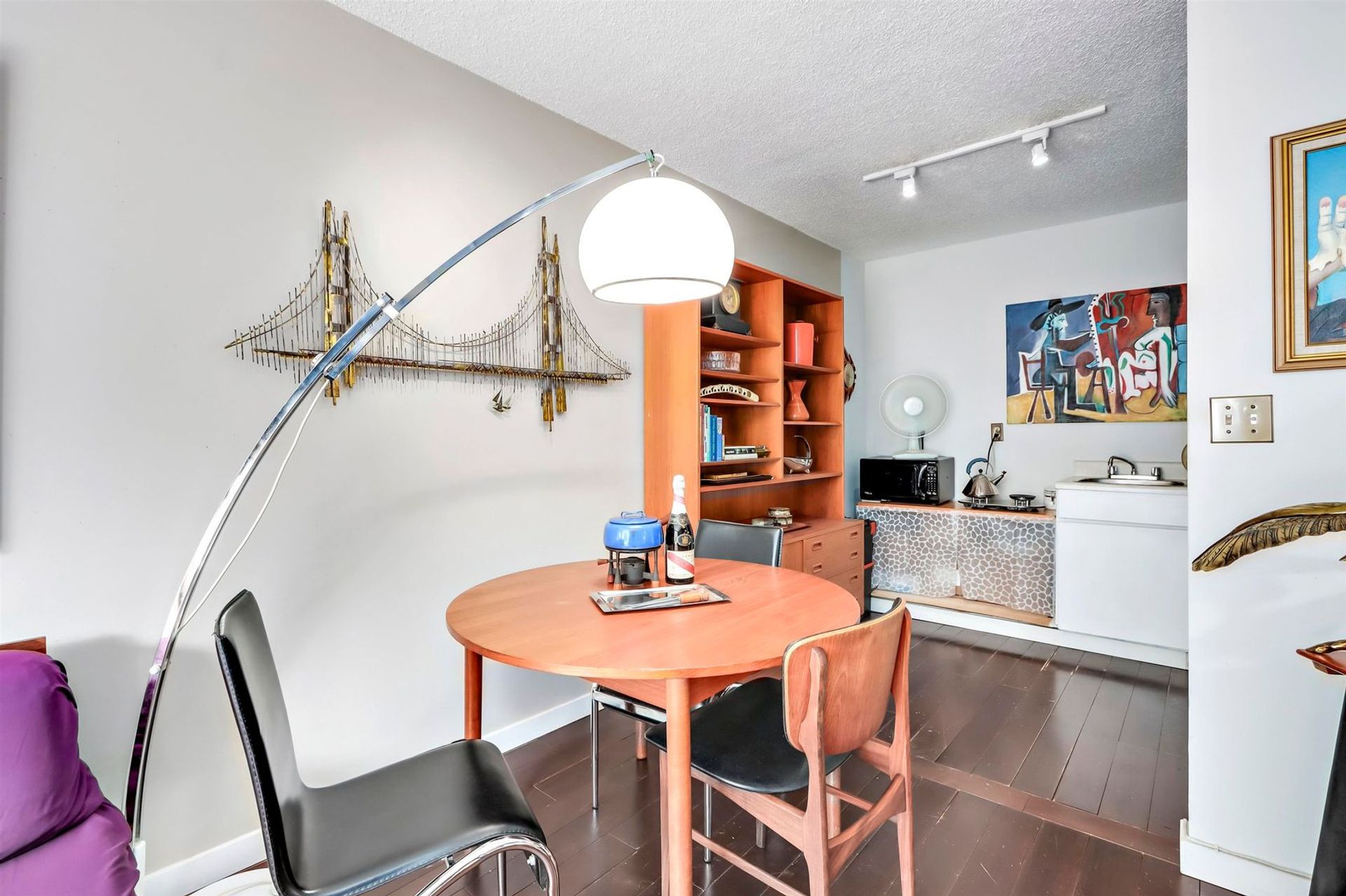 145-st-georges-avenue-lower-lons at 101 - 145 St. Georges Avenue, Lower Lonsdale, North Vancouver