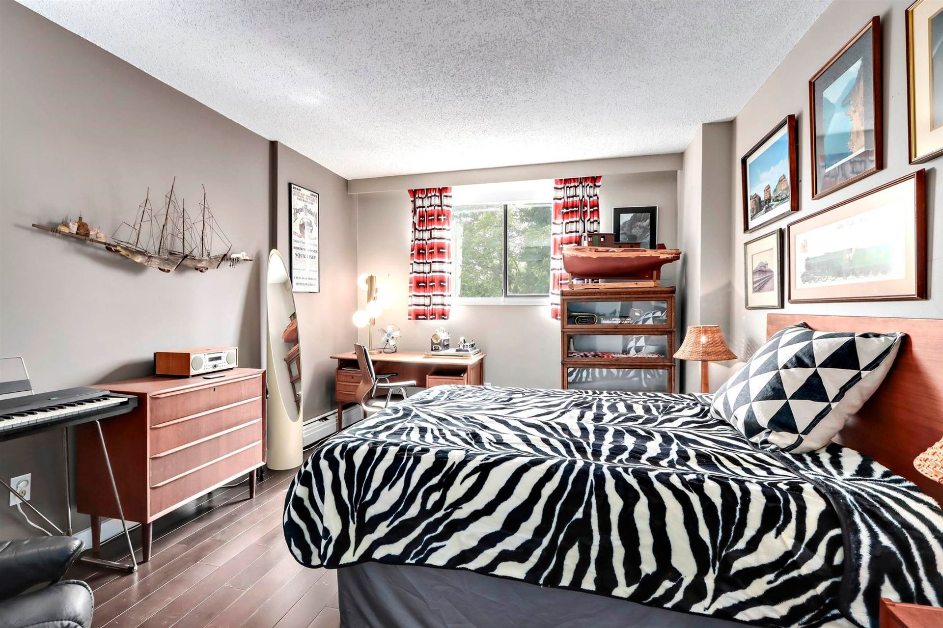 145-st-georges-avenue-lower-lons at 101 - 145 St. Georges Avenue, Lower Lonsdale, North Vancouver