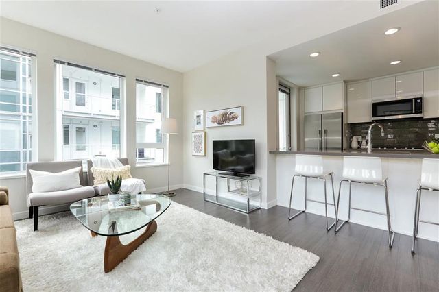 67985 at 313 - 277 W 1st Street, North Vancouver