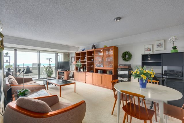 72206 at 2212 Folkestone Way, West Vancouver