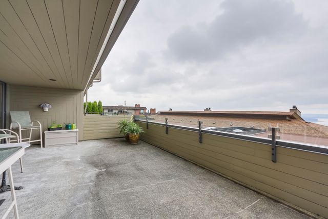 72239 at 2212 Folkestone Way, West Vancouver