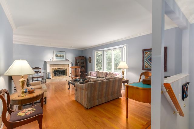 72563-1 at 2749 Byron Road, North Vancouver