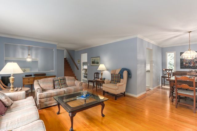 72569 at 2749 Byron Road, North Vancouver