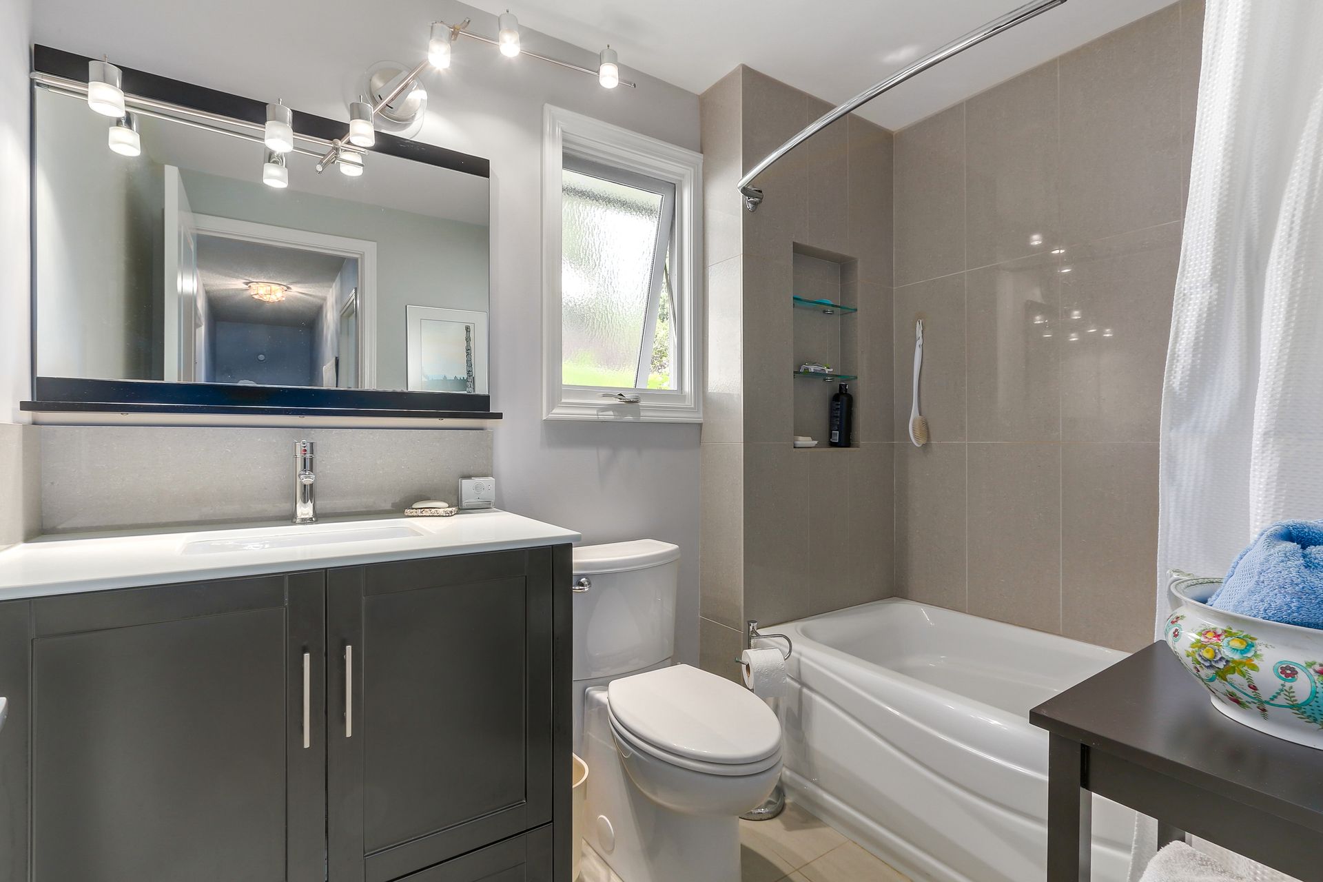 72599 at 2749 Byron Road, North Vancouver