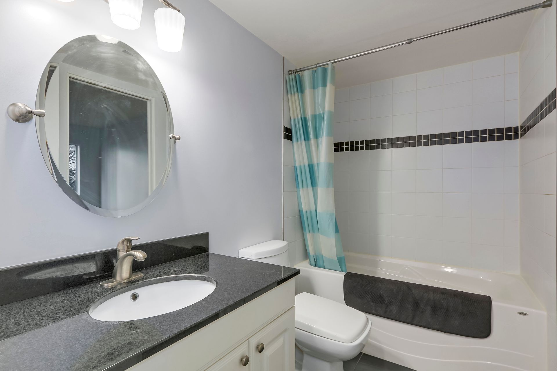 72942 at 207 - 250 W 1st Street, North Vancouver