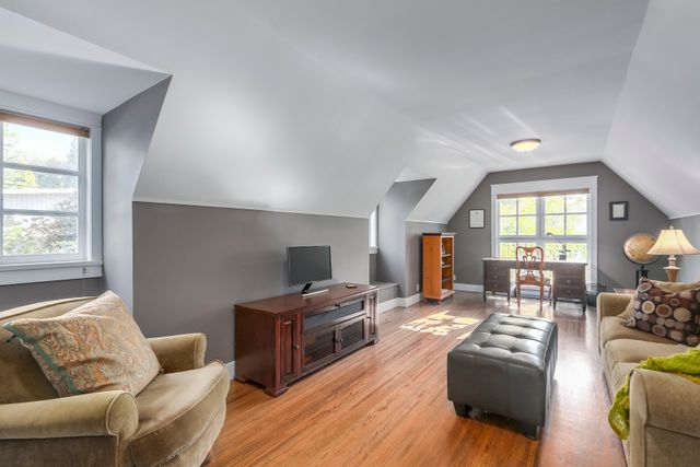 73195 at 3323 Redfern Place, North Vancouver